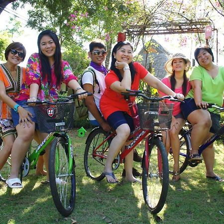 Golden Lake View Boutique Resort Kanchanaburi Esterno foto