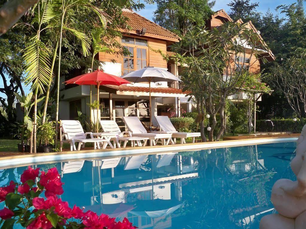 Golden Lake View Boutique Resort Kanchanaburi Esterno foto