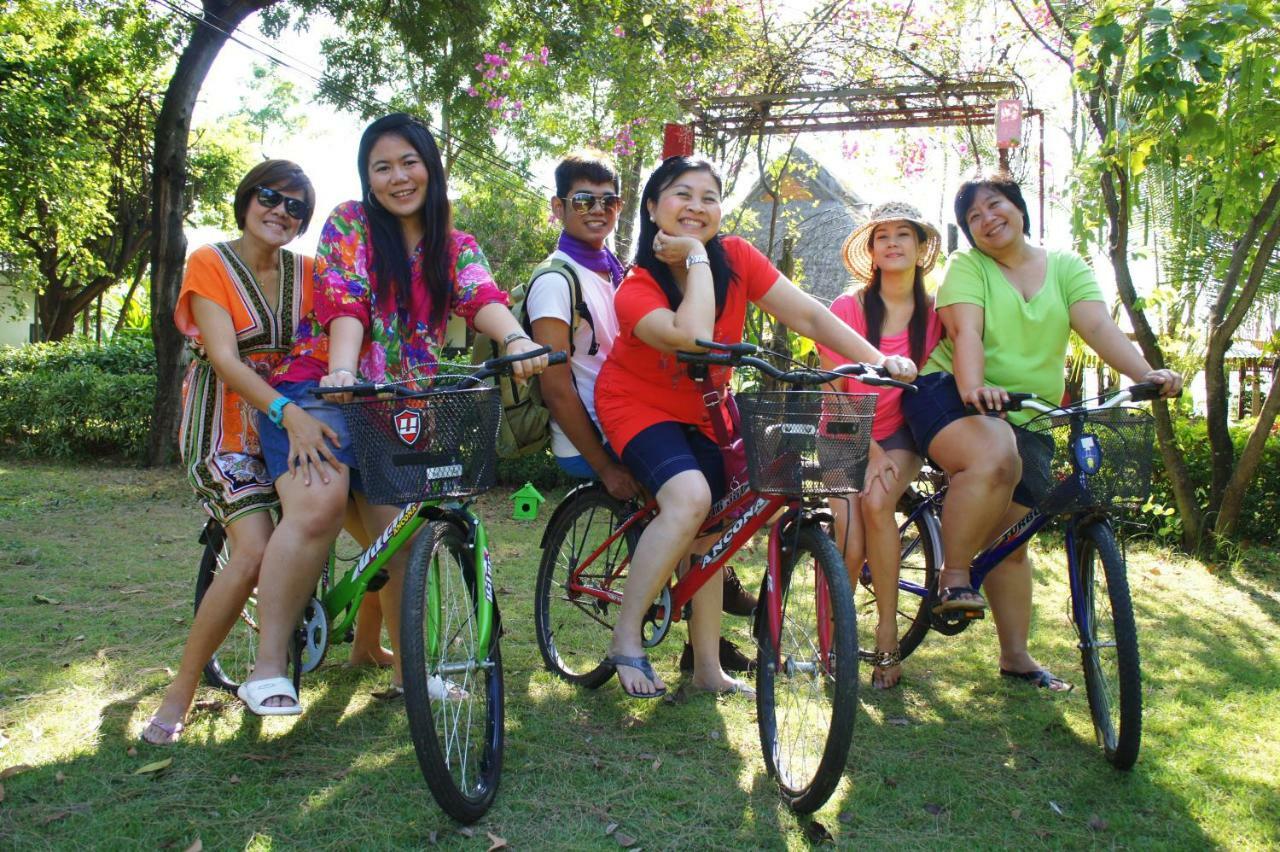 Golden Lake View Boutique Resort Kanchanaburi Esterno foto