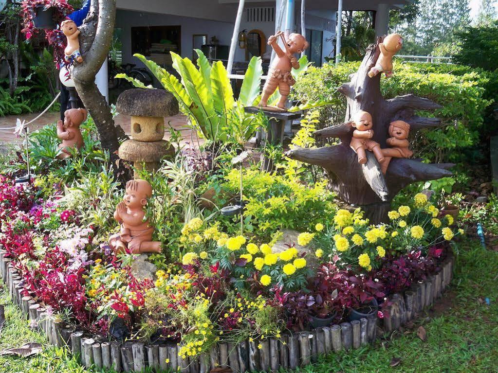Golden Lake View Boutique Resort Kanchanaburi Esterno foto