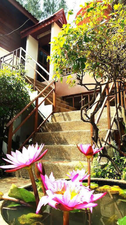 Golden Lake View Boutique Resort Kanchanaburi Esterno foto